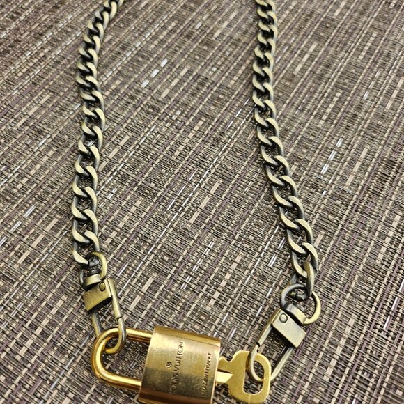 LV gold lock 314 & Brass chain - Picture 3 of 5